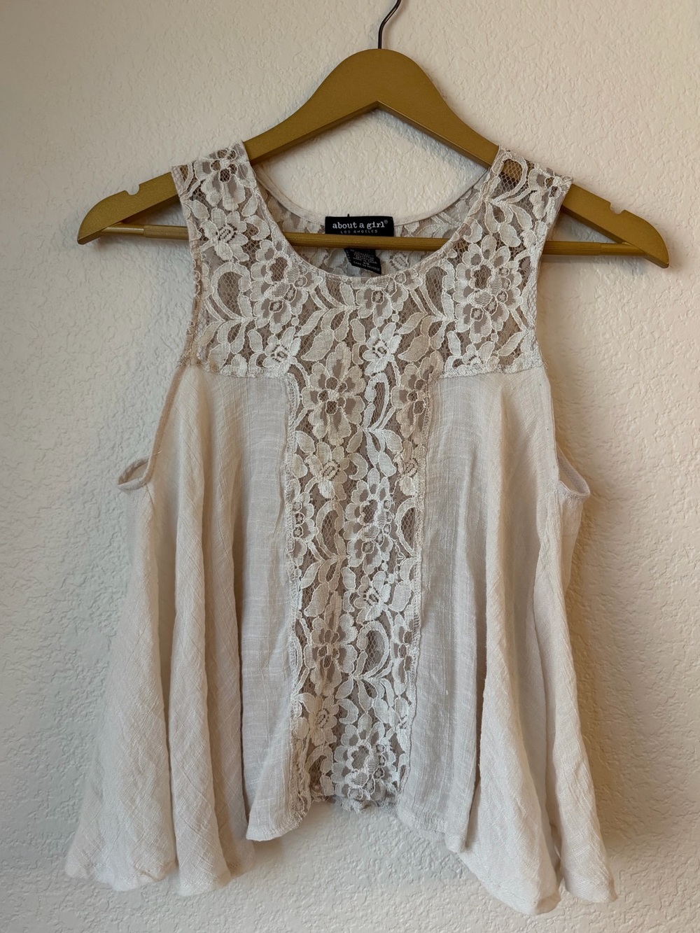 about a girl Cream Lace-Front Sleeveless Women's Top